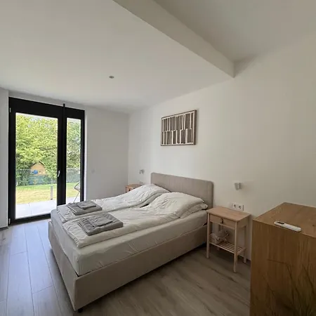 Fenyvesliget Apartman *